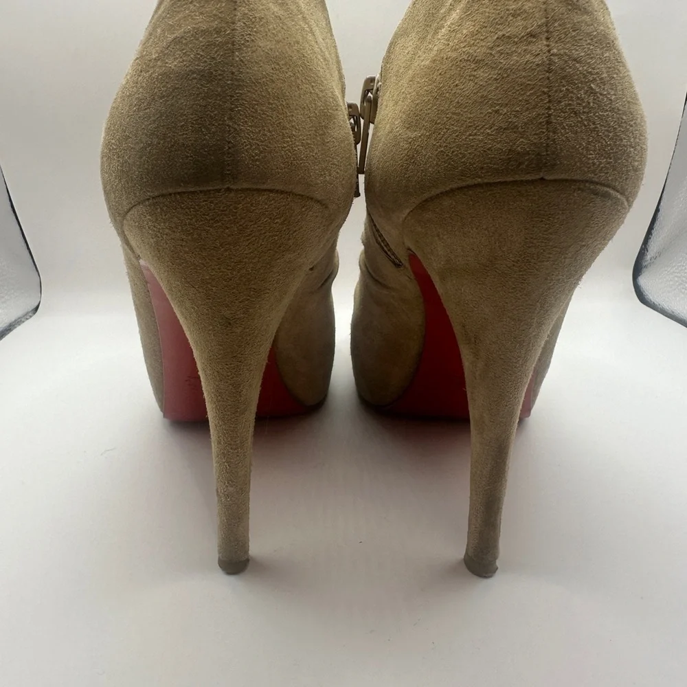 Christian Louboutin Tan Stiletto Heels Peep-Toe - Picture 4 of 8